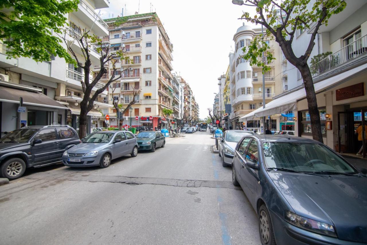 Downtown Luxury Boutique Suites : The Yellow Suite Thessaloniki Exterior photo