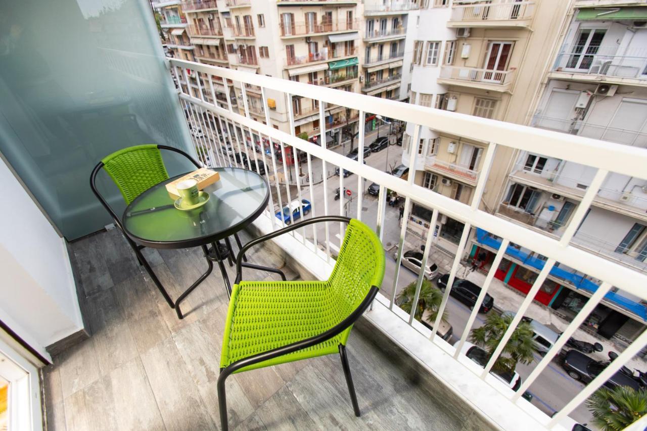 Downtown Luxury Boutique Suites : The Yellow Suite Thessaloniki Exterior photo