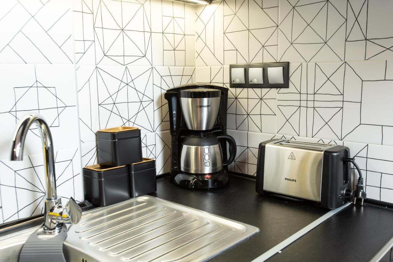 Downtown Luxury Boutique Suites : The Yellow Suite Thessaloniki Exterior photo
