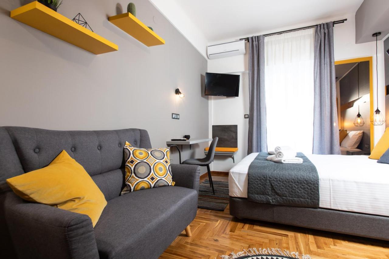 Downtown Luxury Boutique Suites : The Yellow Suite Thessaloniki Exterior photo
