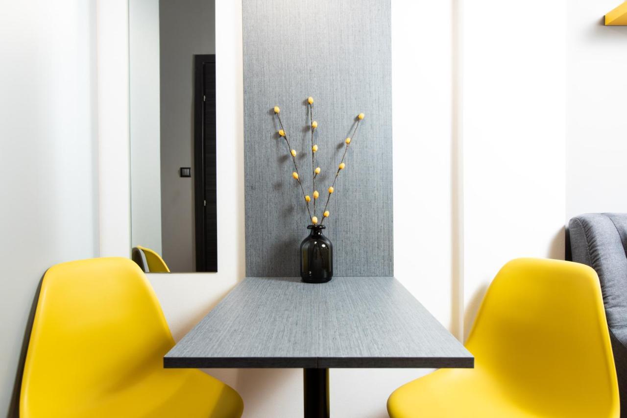 Downtown Luxury Boutique Suites : The Yellow Suite Thessaloniki Exterior photo