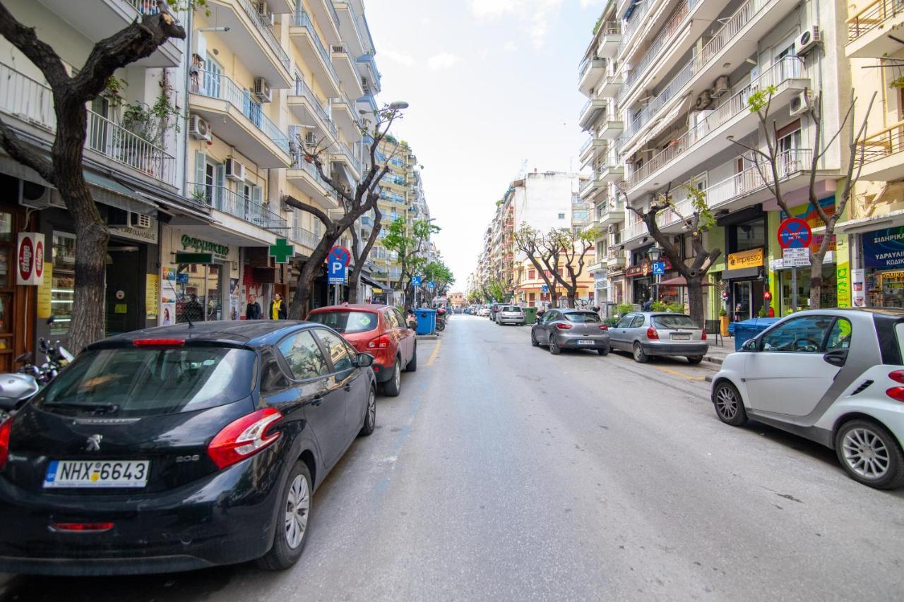 Downtown Luxury Boutique Suites : The Yellow Suite Thessaloniki Exterior photo