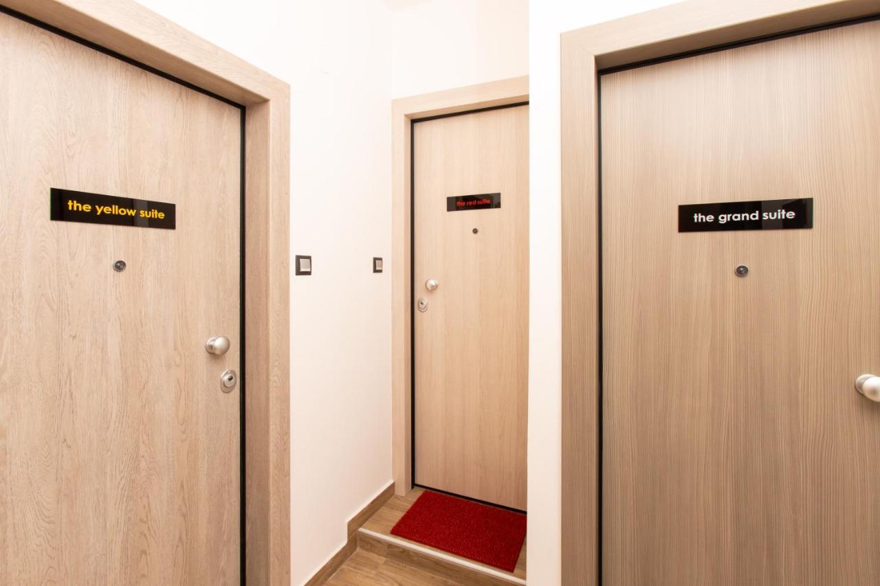 Downtown Luxury Boutique Suites : The Yellow Suite Thessaloniki Exterior photo
