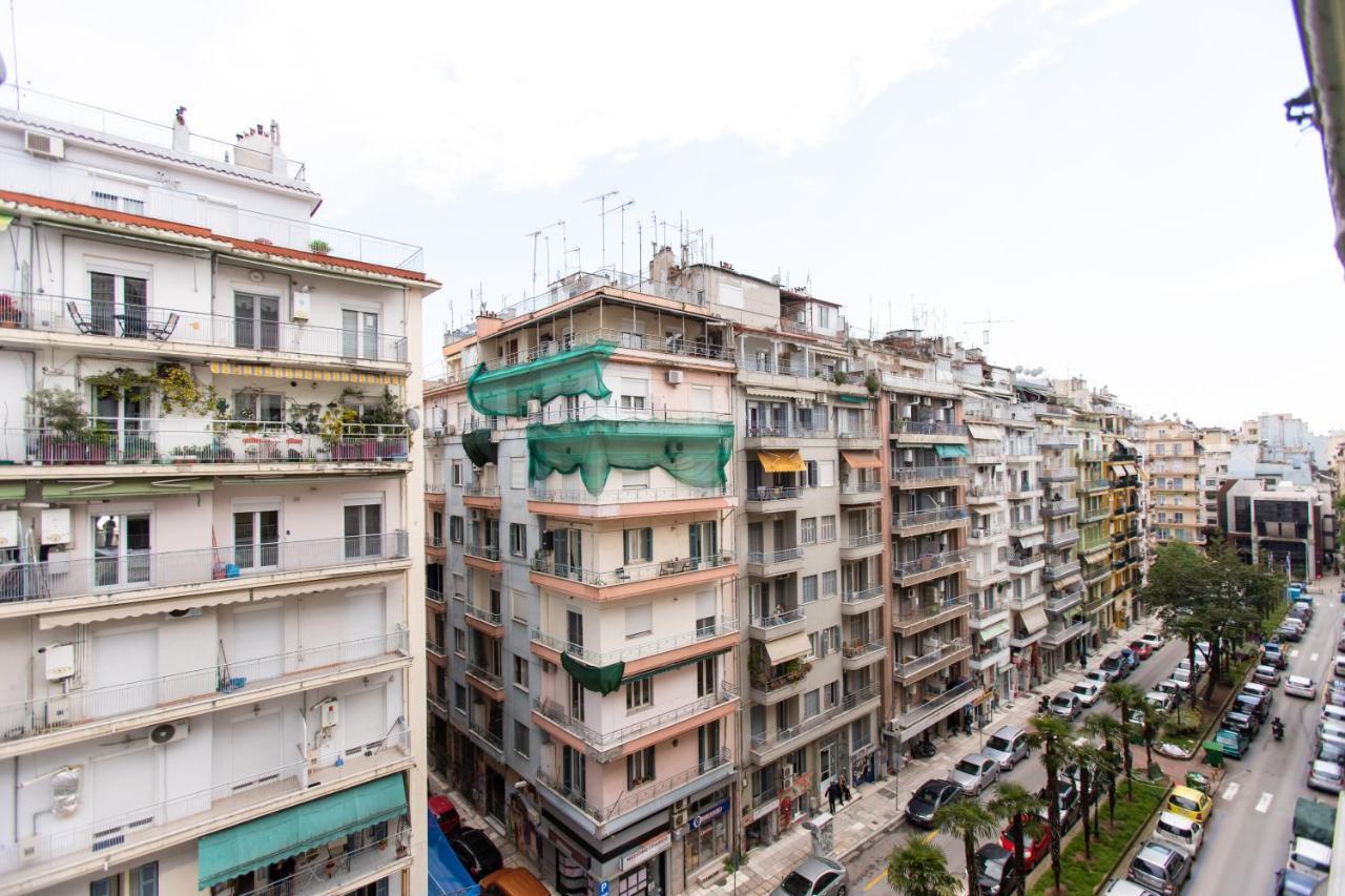 Downtown Luxury Boutique Suites : The Yellow Suite Thessaloniki Exterior photo