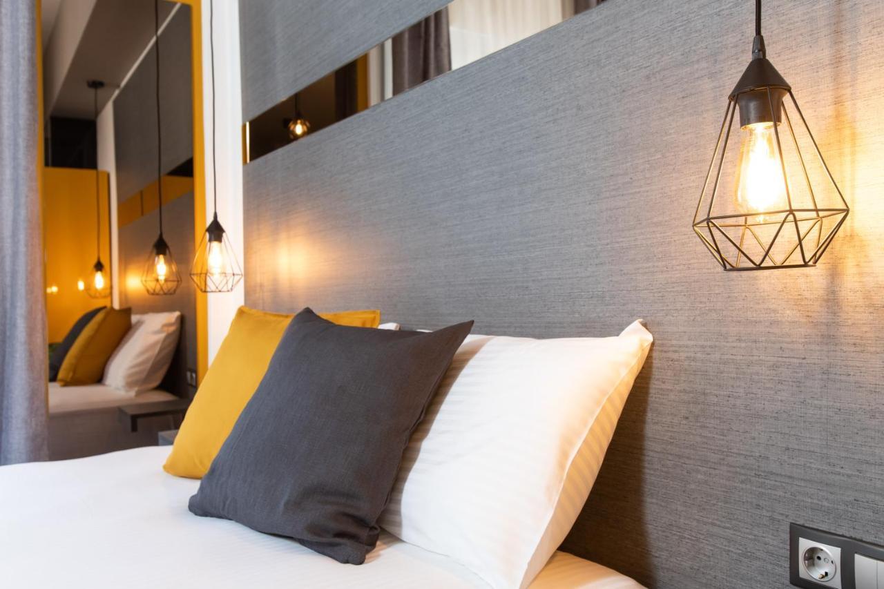 Downtown Luxury Boutique Suites : The Yellow Suite Thessaloniki Exterior photo