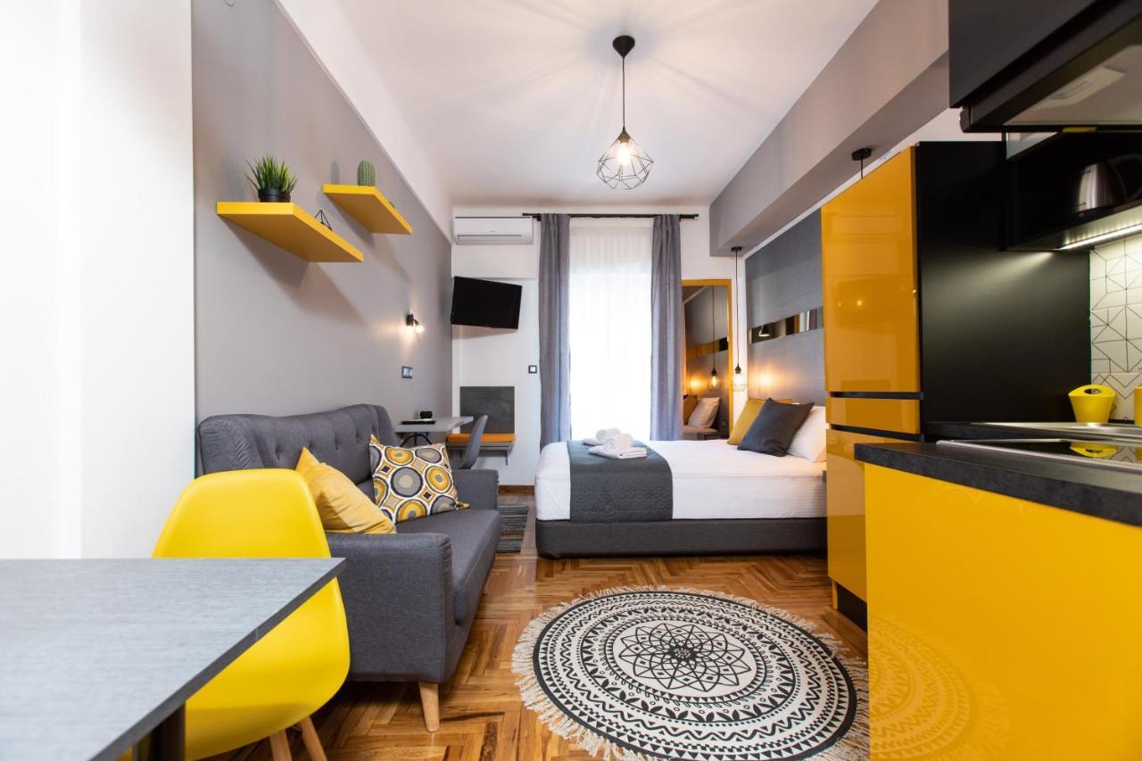 Downtown Luxury Boutique Suites : The Yellow Suite Thessaloniki Exterior photo